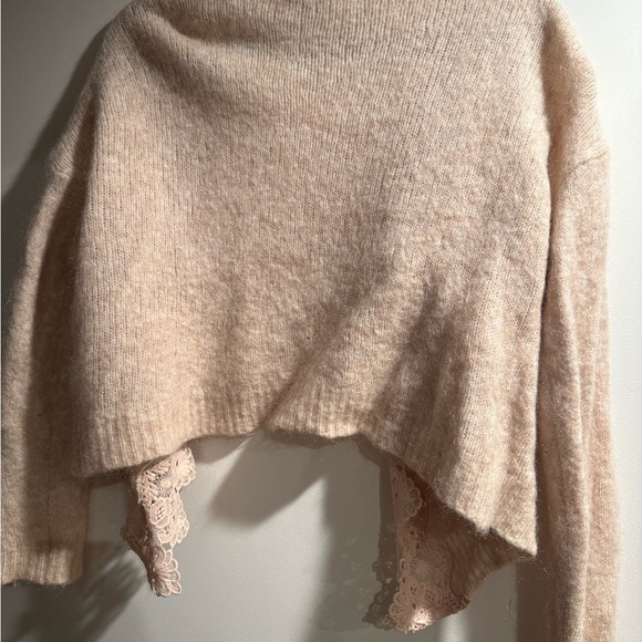 House of Harlow 1960 Lace Trim Cream Sweater - Picture 2 of 4